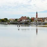 Apartment In Lido Di Jesolo 25174